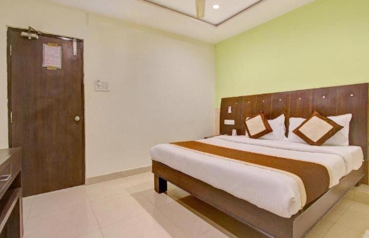 Blossoms Room The Plaza-Luxury Collection- Lakdikapul Hajdarabad Zewnętrze zdjęcie